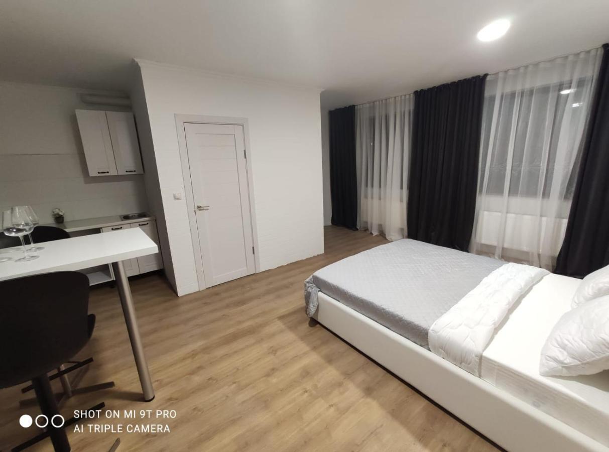 Studio In The Center Apartment คีชีเนา ภายนอก รูปภาพ