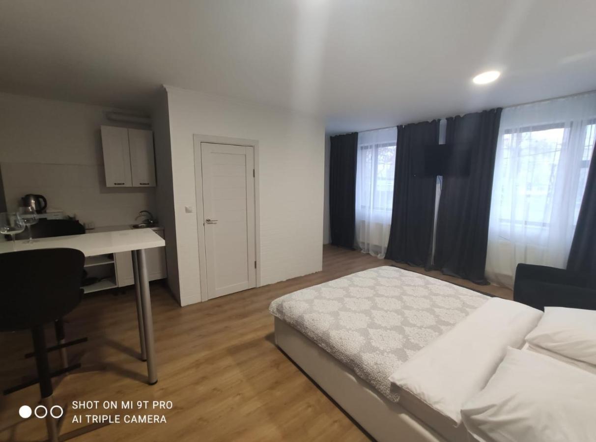 Studio In The Center Apartment คีชีเนา ภายนอก รูปภาพ